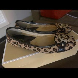 Gorgeous animal print Michael Kors shoes size 8